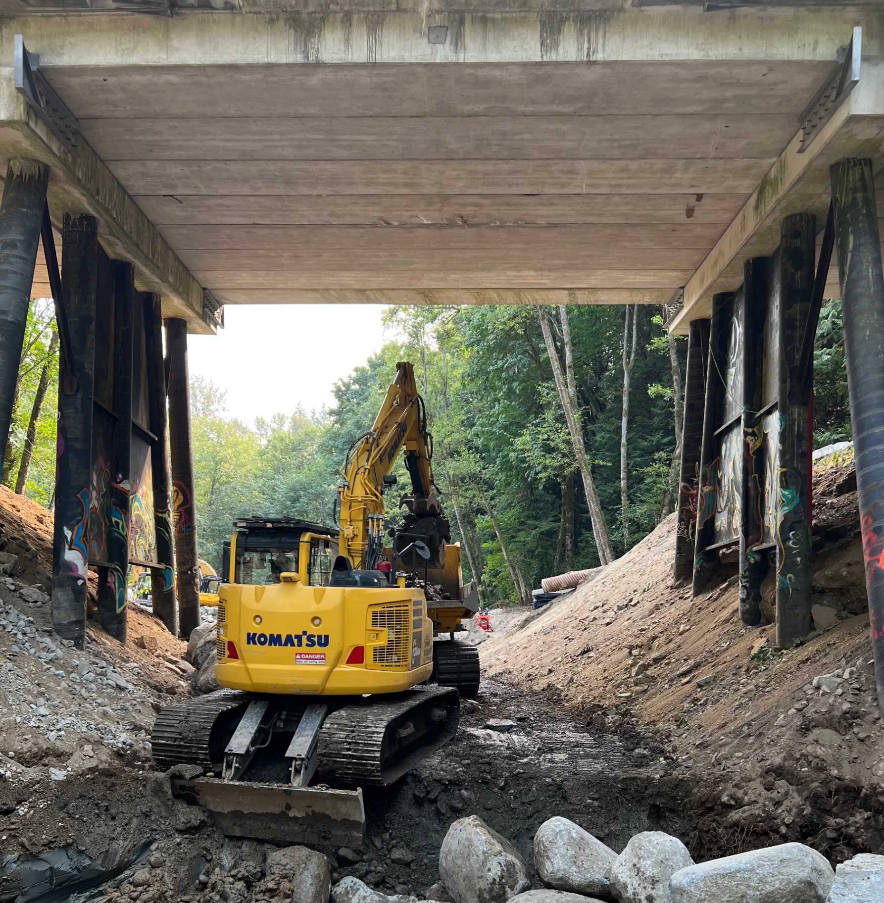 3SIXTY Komatsu excavator working on bridge remediation and channel earthworks